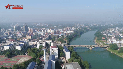 浏阳男子十几年间收藏8000多件红色文物，引出的红色故事让人感动……