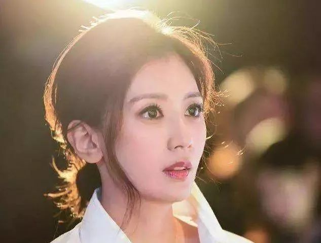 贾静雯息影15年后复出:用法令纹演戏是一种怎样的体验? 澳门皇家娱乐场