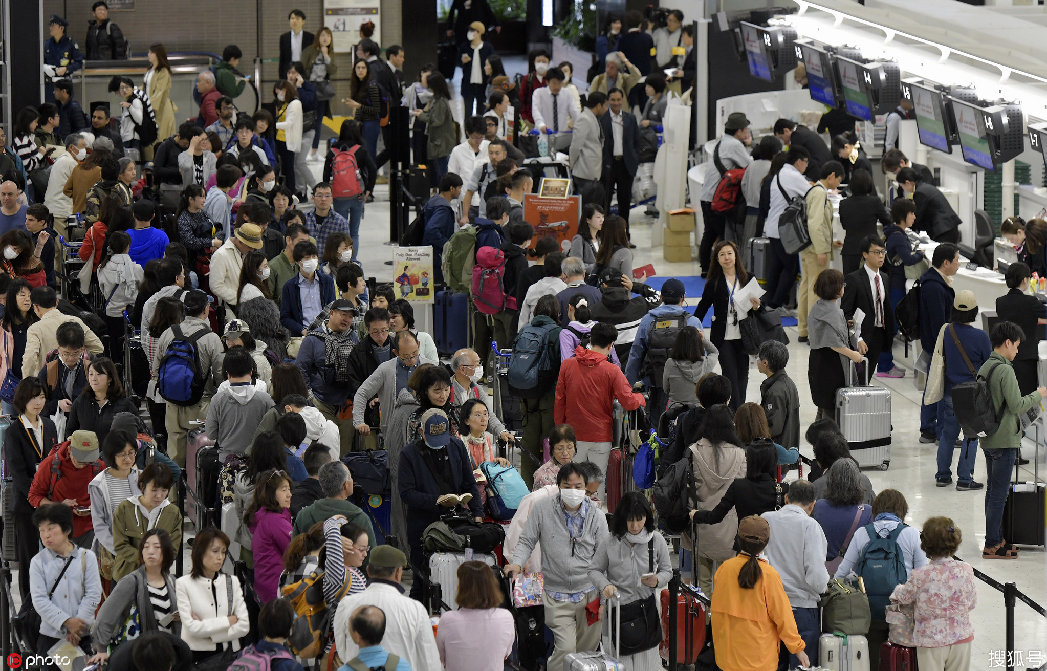 70年来首次!日本10天黄金周假期 机场人山人海
