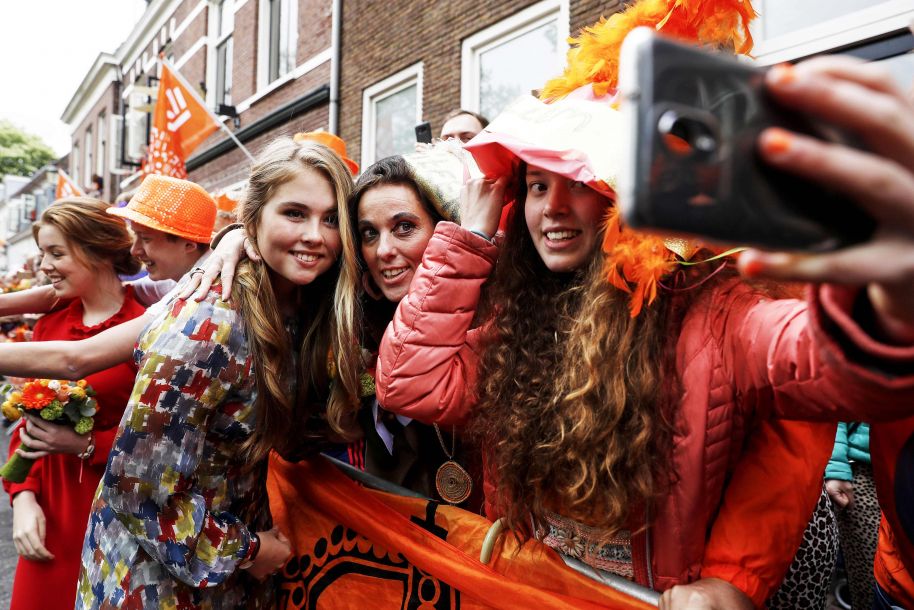 荷兰欢庆"国王节"