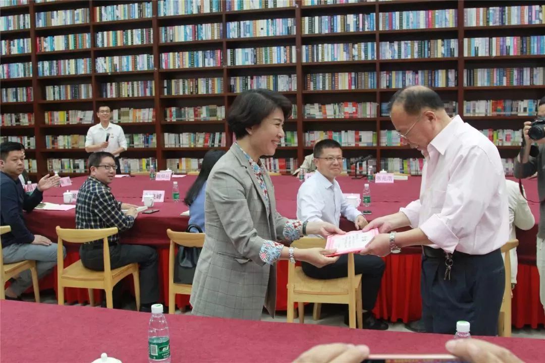 罗源一中原校长张兆浩又出新书史翰集