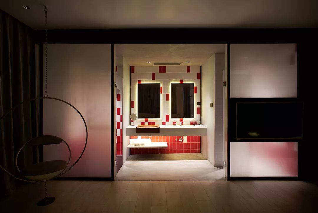 �����м���������ʮ������¾Ƶ꣬�߽�ȥ������ŮŮ���� ...