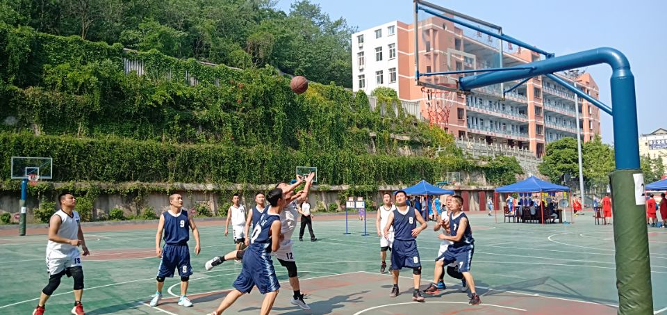 前天下午的陈寿中学发生了这