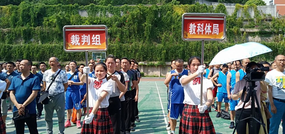 咱们南充嘉陵这边的嘉陵一中,李渡中学,安平中学,大通中学,陈寿中学