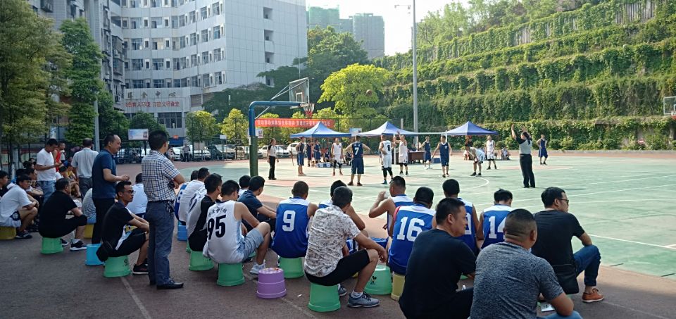 前天下午的陈寿中学发生了这