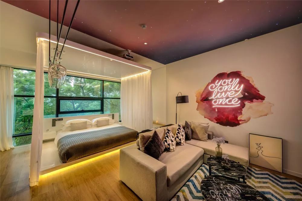 �����м���������ʮ������¾Ƶ꣬�߽�ȥ������ŮŮ���� ...