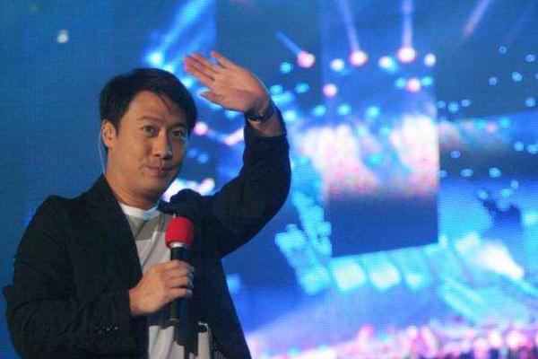 黎明又将旧歌改成新歌带到演唱会,网友:他难道已经江郎才尽? 久久草色播