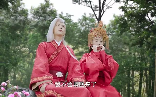 于朦胧古装秀,许仙儒雅帅气,暮云却气质冷酷!