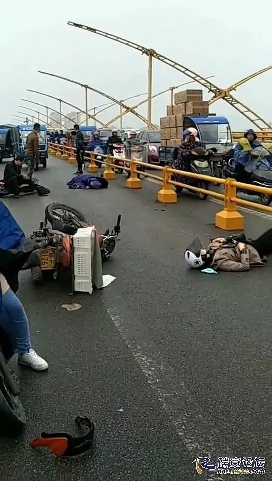 瑞安飞云江大桥事故!现场2人倒地不起… 新利18官方下载