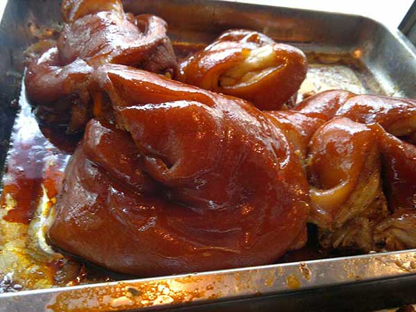 猪脚怎么卤的 666d5a533c1d4bc6afabbab7c7ad953d.jpeg