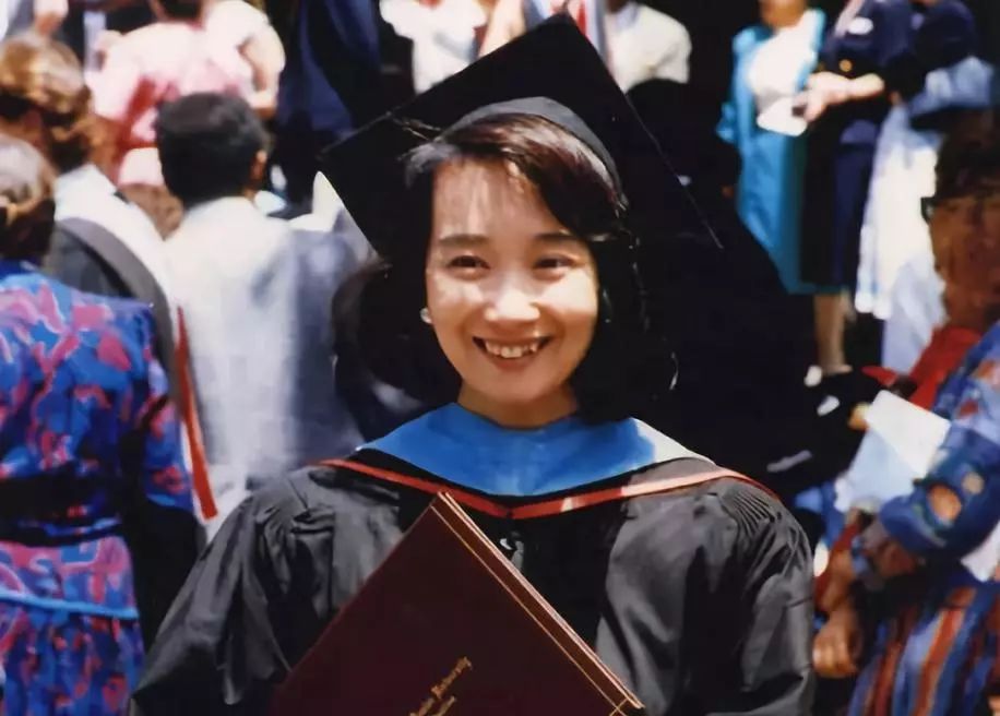 49岁宿管阿姨和儿子一起考上研究生:你陪我长