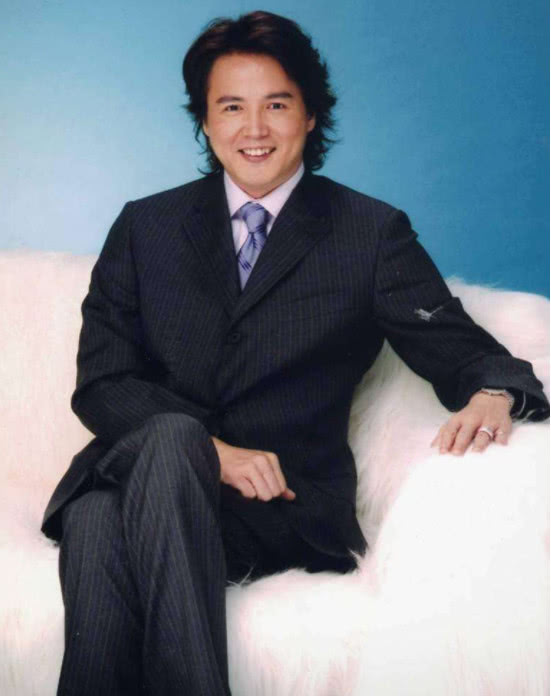 张庭夫妇同框现身,差10岁却像两代人,林瑞阳头发花白似老奶奶 胜博发官网