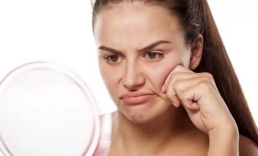 皮肤干燥怎么调理能好得快 8aa4b6db6303467ebdecd54e5cf6b371.jpeg