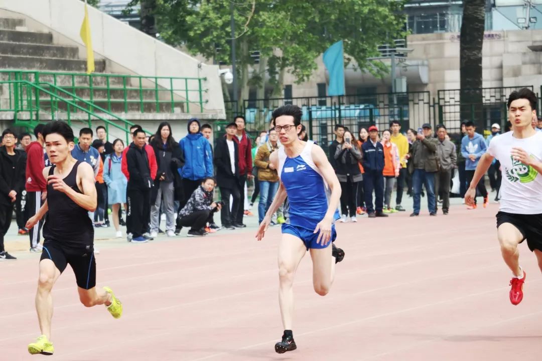 图片 何康 贺施政 李派 胡子卉 傅晨 魏
