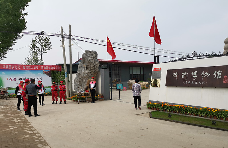 首届"雄安·雄州文化艺术节"现场:张岗乡仿古石雕分展区