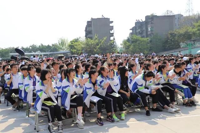 情暖资青书香浸润青春读书分享会走进伍隍中学