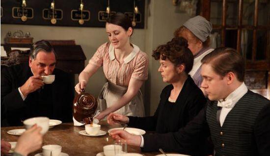 跟唐顿庄园学习最正统的西餐礼仪培训