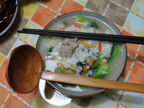                     劝告：孩子不满5岁，3种饭别碰，积食伤脾胃，影响身体发育！