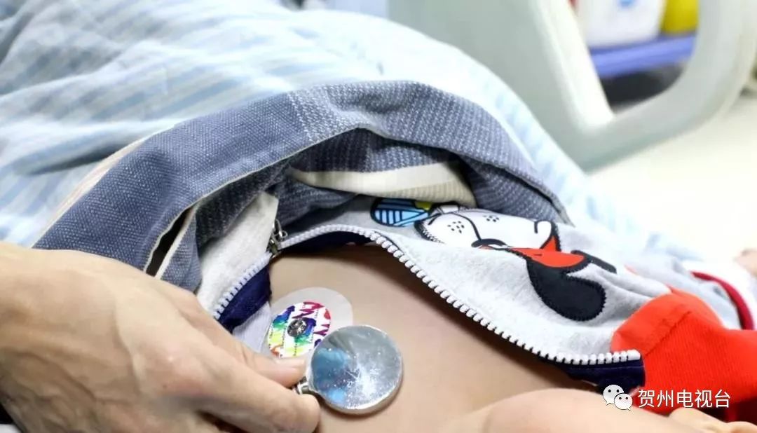                     贺州：1岁7个月小孩洗澡溺水，只因妈妈这个举动...