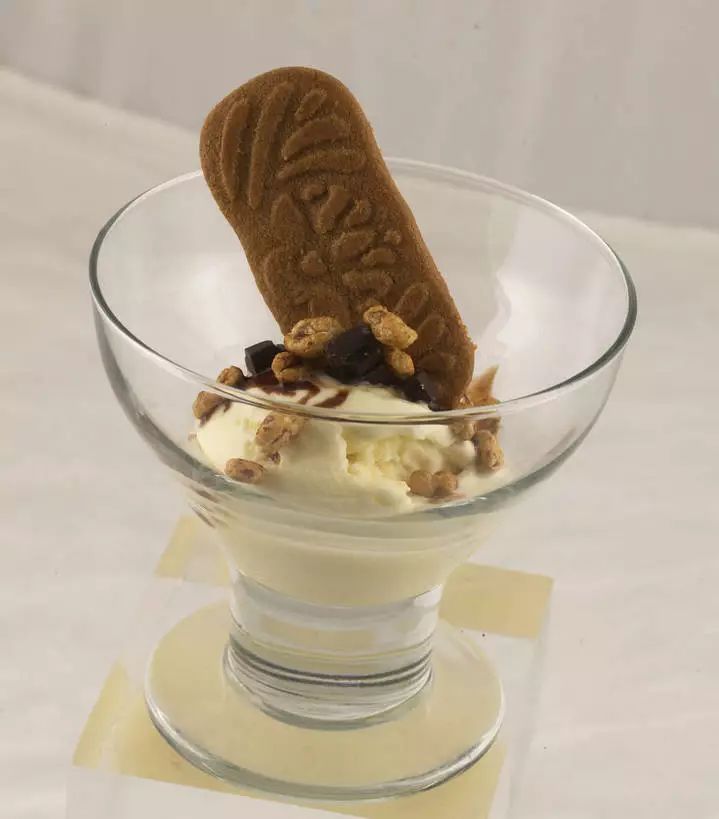 四点钟  猜成语_看图猜成语