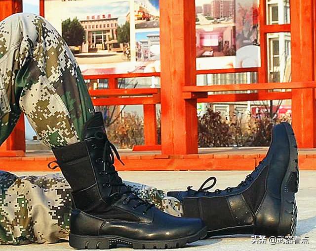 军事丨中国解放军17式作战靴，穿起来非场轻便舒适！_手机搜狐网