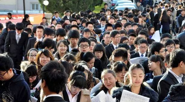 自考学历在求职中是否吃香? 巴黎人游戏注册