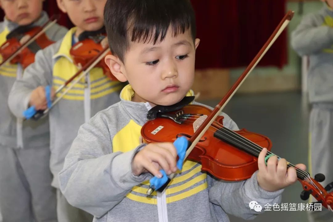 小提琴动态曲谱_小提琴曲谱