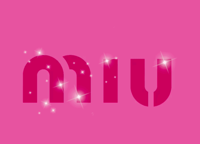 这也注定了miu miu品牌的强烈个性,设计更倾向于本性直觉,是