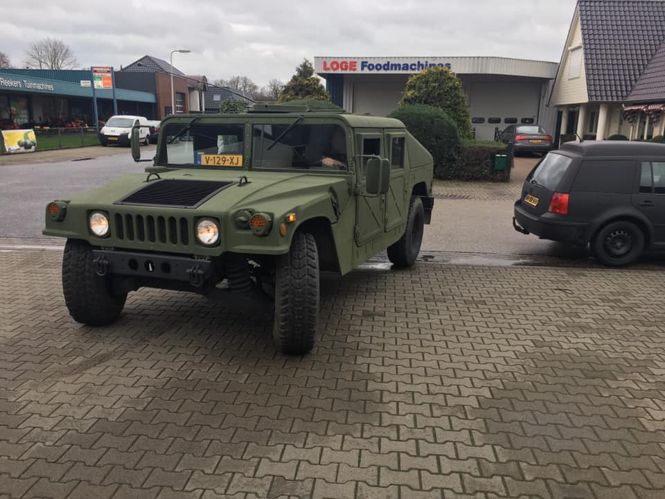 军迷最爱:标准军绿涂装humvee