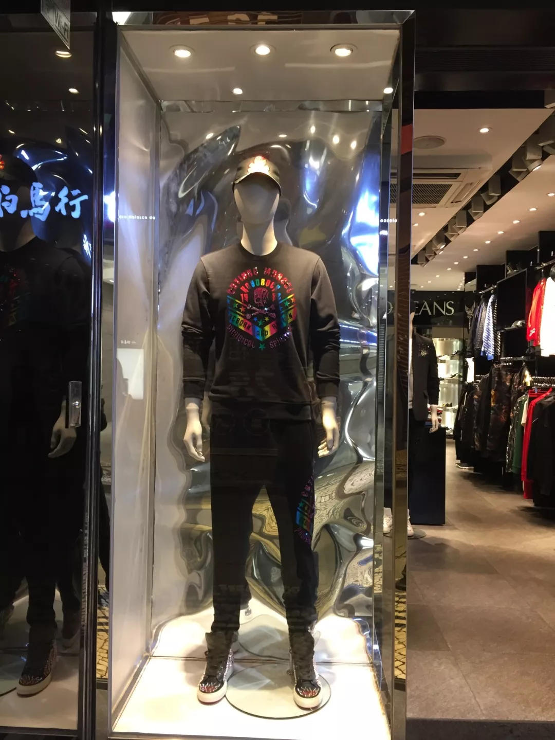 潮流服装店探店 c5a82fab485946a1bb26d75ec023fdba.jpg