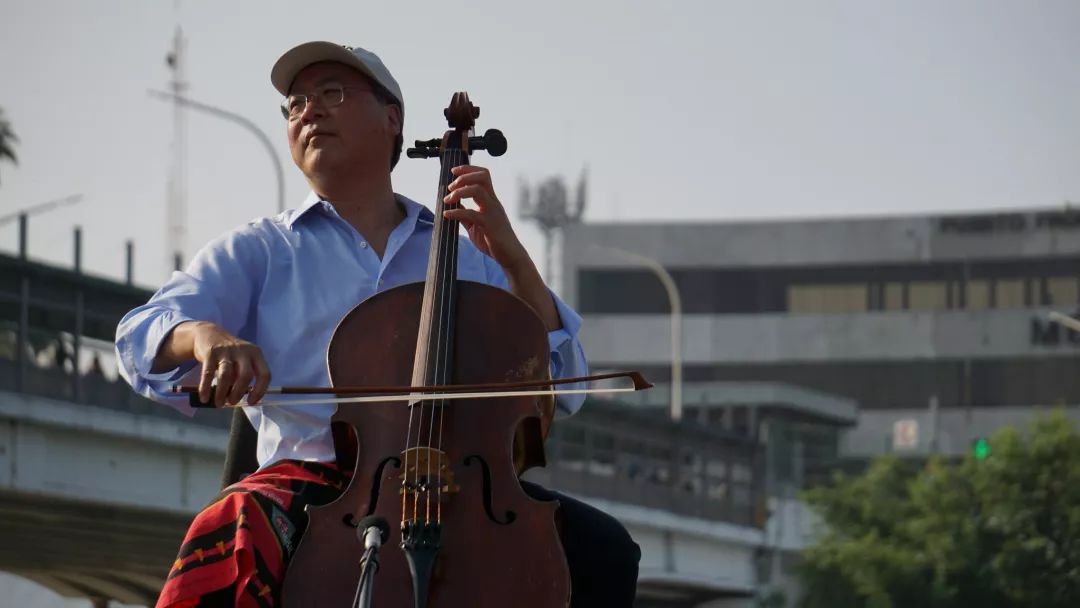 马友友无伴奏大提琴组曲谱_马友友大提琴演奏高清(3)