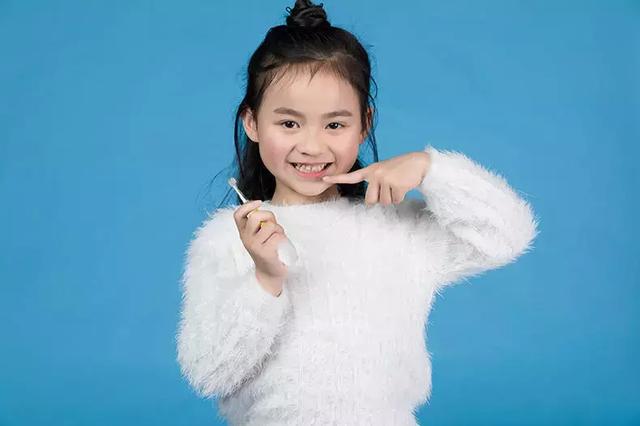                     一口好牙能影响一个人的颜值，还能够给人留下好印象。