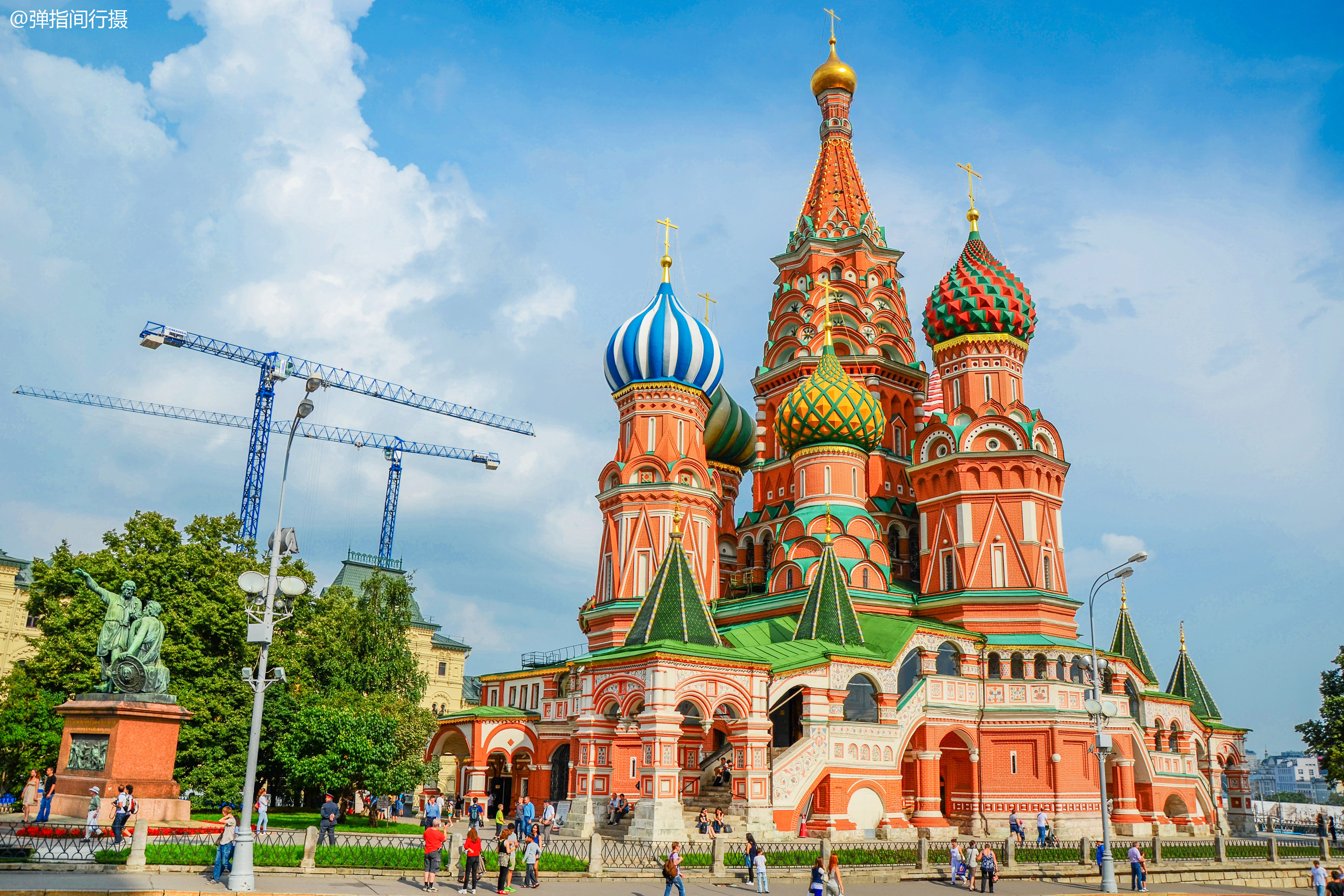 俄罗斯莫斯科红场,号称世界最美城市广场,建筑和美女都是风景