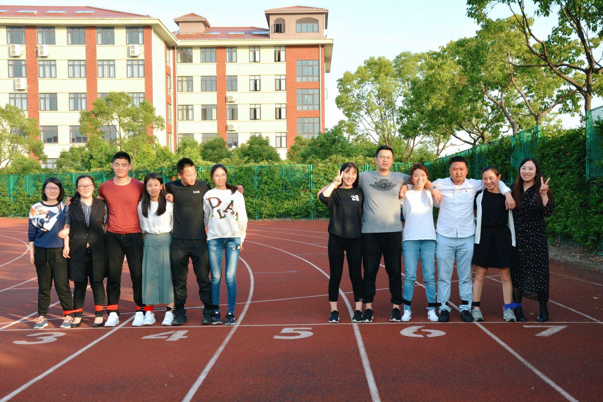 什么大学毕业就是政府部门工作 188fb3dad014484c8a8a6f615ed0f59b.jpeg