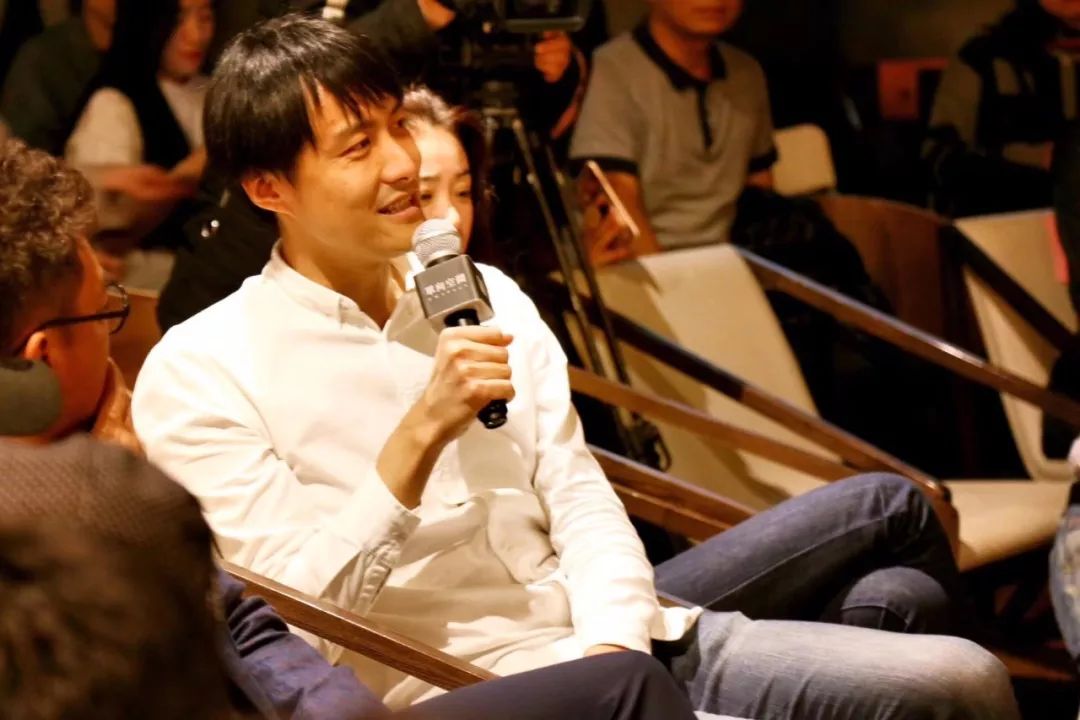 导演王翀王翀在2003年还是一名观众,抱着学习的目的走进剧场,那时的