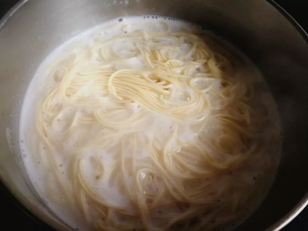 小孩能不能吃生面条 4db0afa1efde43a8a19ea776f3862960.jpeg