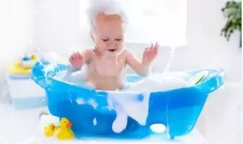                     原创            每次洗澡娃就闹，打开的方式很重要