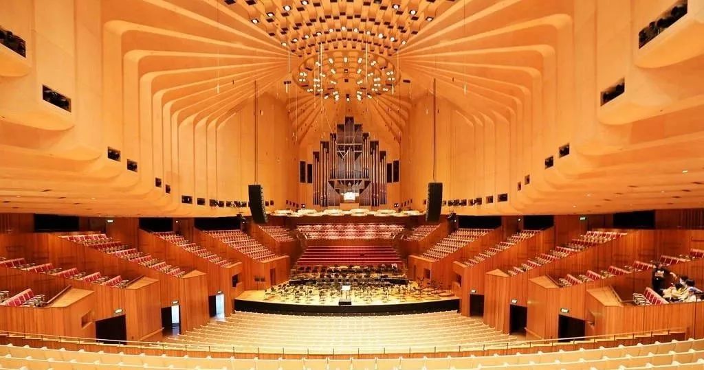 殿堂是世界著名的表演艺术中心悉尼歌剧院是20世纪最具特色的建筑之一