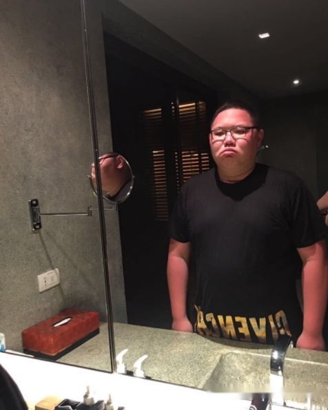 继小心五五开之后，又一神预言小心ZZC应验，网友直呼：细思极恐