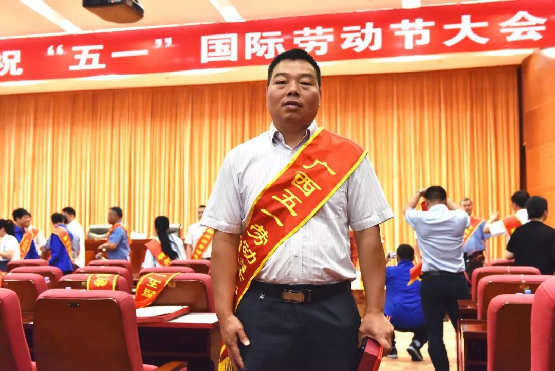 中国网报道:扎牢龙城高楼大厦的钢铁脊梁