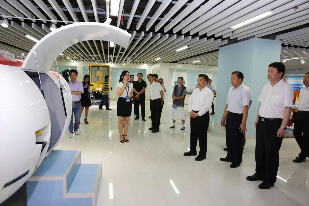 纪念五四运动100周年之际,市委书记到大学进行