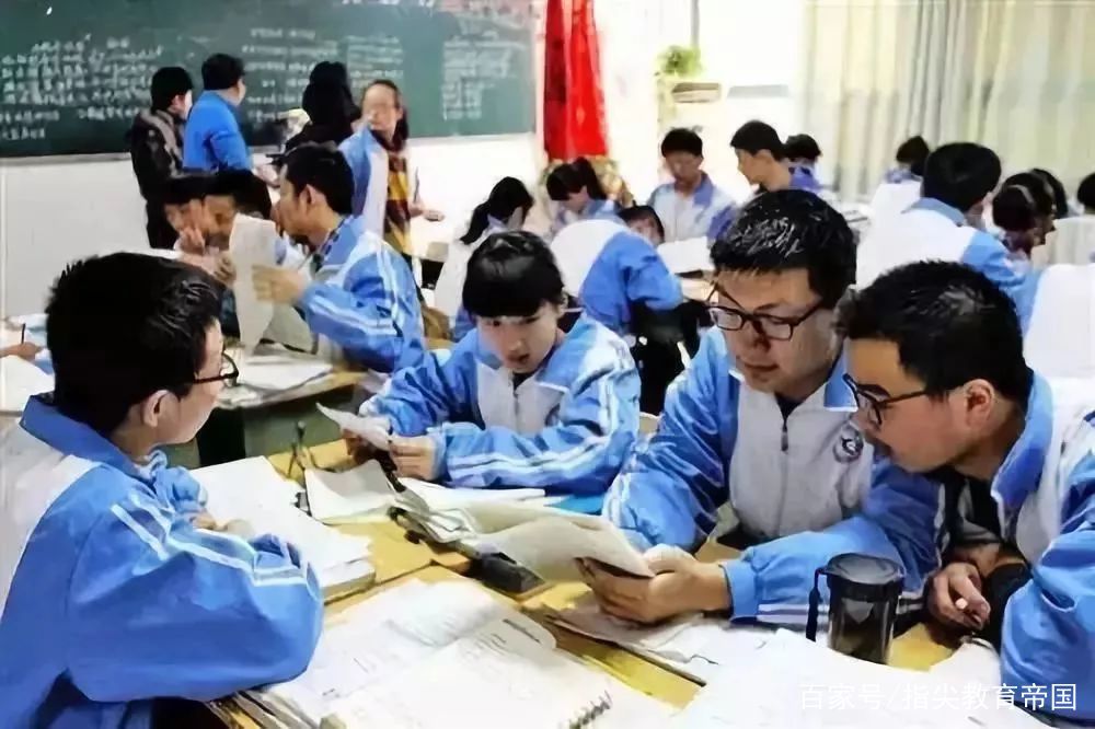 什么是坐班和不坐班 a34a5acc5c6942ca86e61b7d2ef54983.jpeg