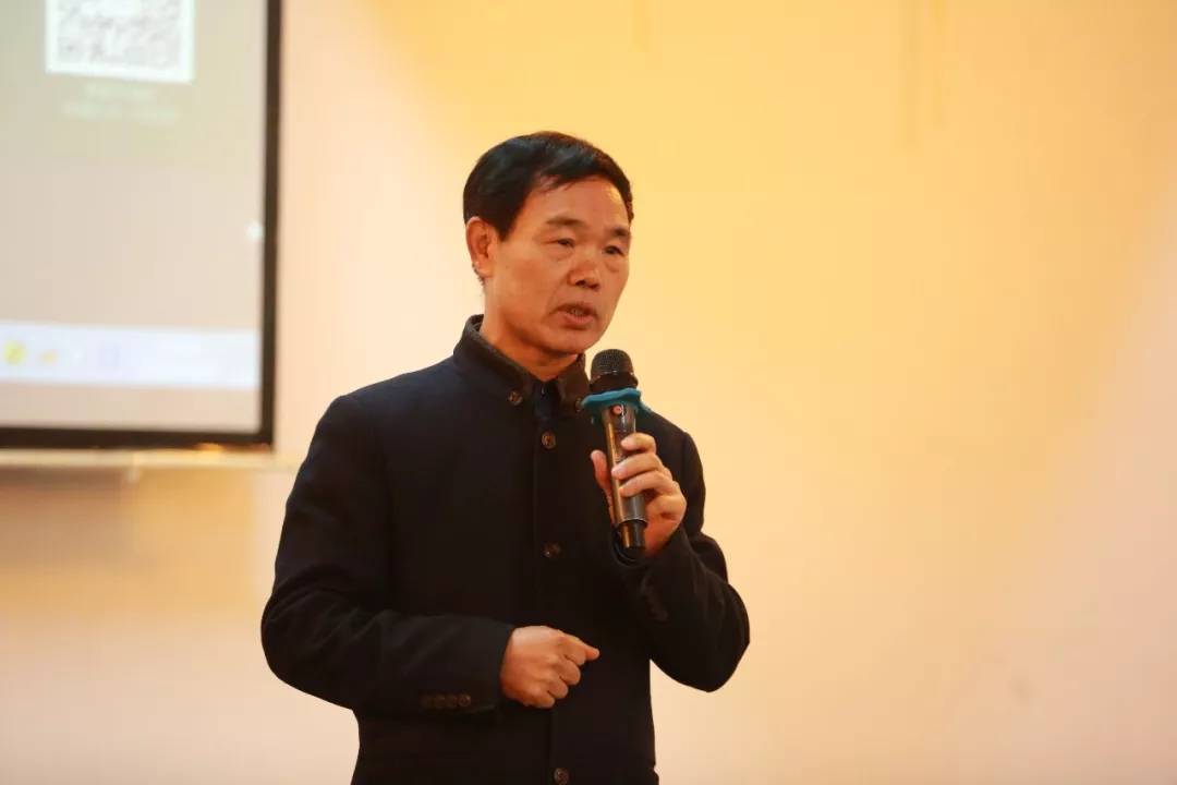 幸福导师花絮 爱是集聚能量的雪球