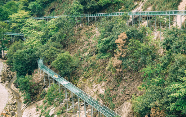 惊险体验,桐庐山湾湾里的漂流古道之旅_玻璃