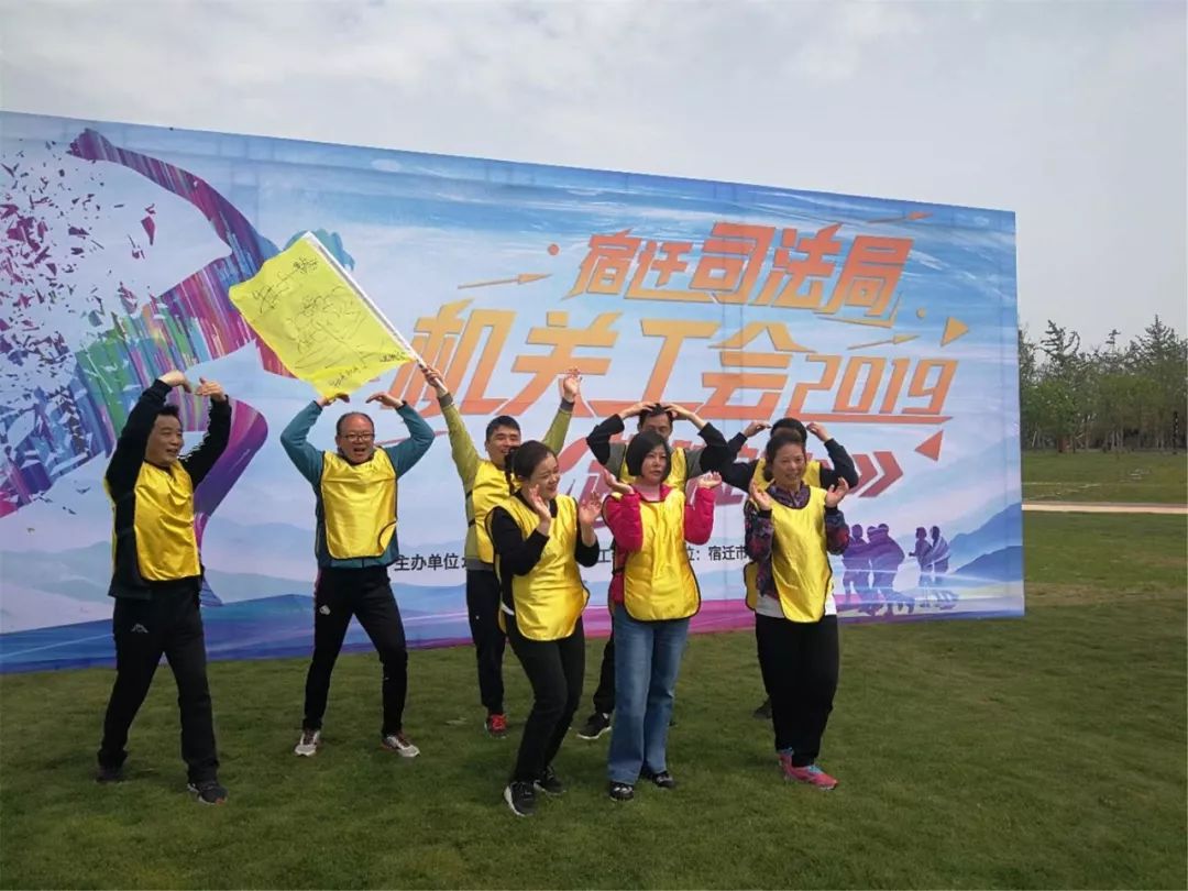 什么叫做团结就是力量 f5f8e4aee8a34c5986573e5e5498601d.jpeg