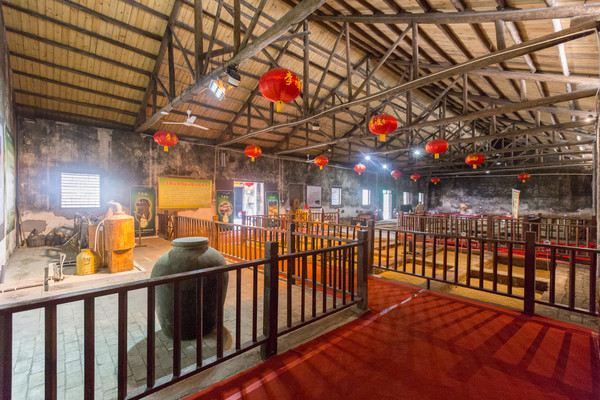 中国酒行业的国宝，历史跨度近800年，曾被评为中国十大考古发现