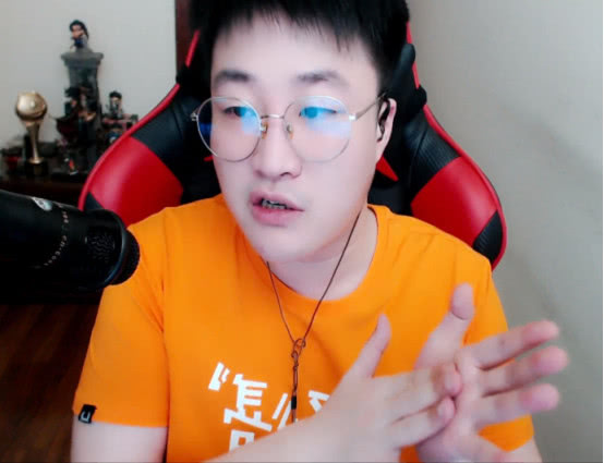 英雄联盟：炸姐ADC的征服者大嘴 三吐一个霞太恐怖了！虎牙直播_NBA直播_足球篮球英超欧洲杯高清体育赛事