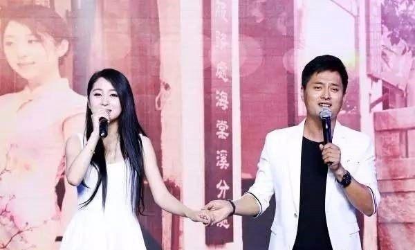 云飞郭津彤婚纱照_乌兰图雅和云飞婚纱照(2)