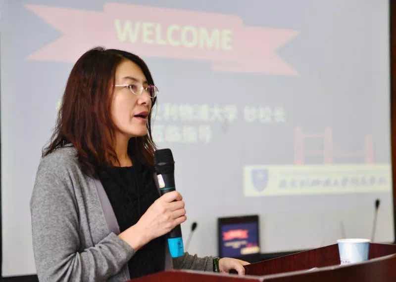 英语课堂中的文化与交流