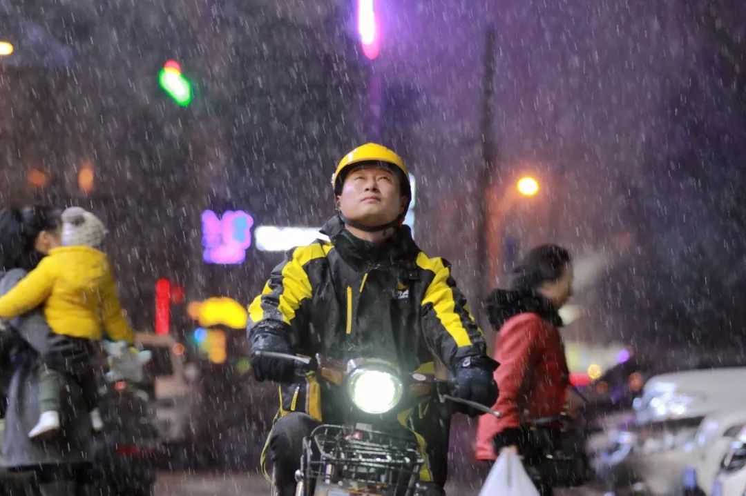 
原创
上海新技术治理乱骑行，这是给外卖小哥“保命”还是“催命”？


